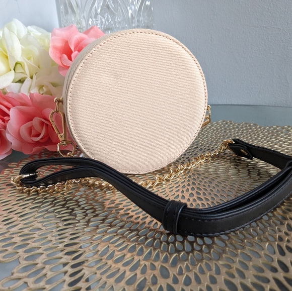 Burberry - Picture 5 of 7